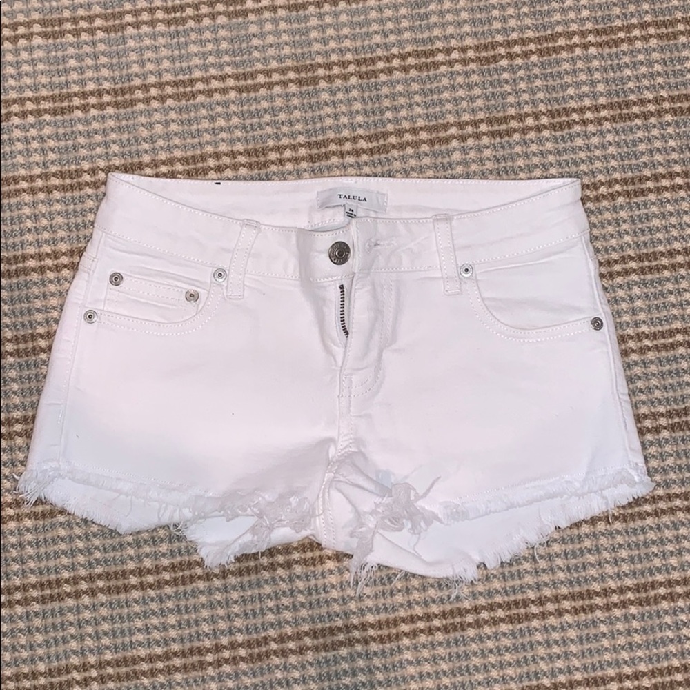 Aritzia Talula white jean shorts size: 26